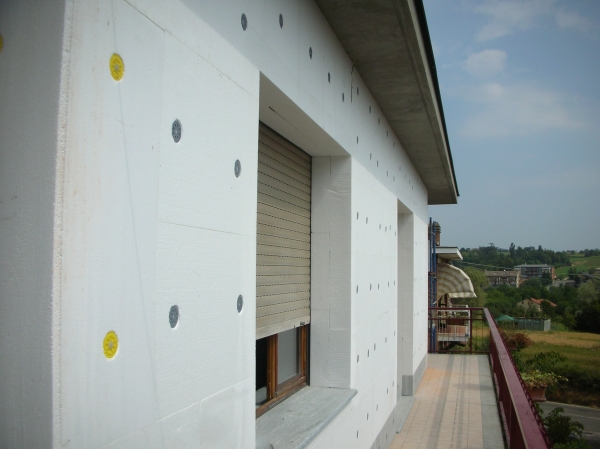 Il sistema dell’isolamento termico “a cappotto” è il metodo più efficace per isolare gli edifici.